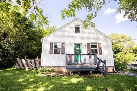4563 Wilcox Pl, Onondaga, NY 13078