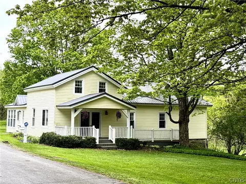 42 Lacelle Dr, Lacona, NY 13083