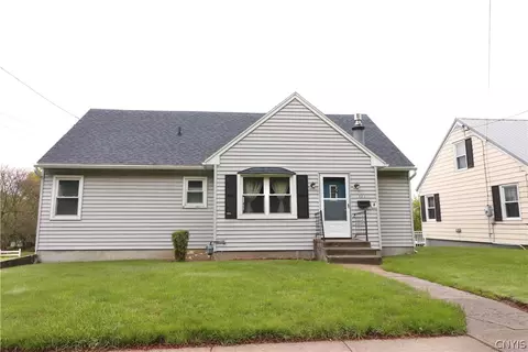 325 Thompson Blvd, Watertown, NY 13601