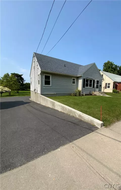 325 Thompson Blvd, Watertown, NY 13601
