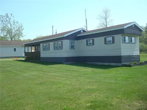 37207 Clayton Center Rd, Clayton, NY 13624