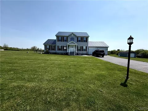 25516 Contessa Ln, Watertown, NY 13601
