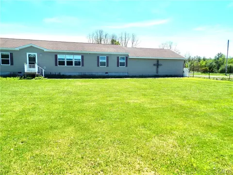 1456 County Route 48, Lacona, NY 13083