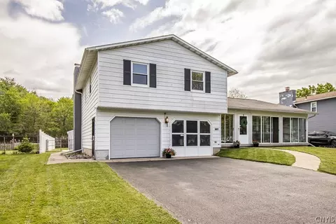 7755 Treadmill Cir, Liverpool, NY 13090