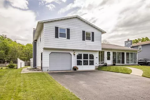 7755 Treadmill Cir, Liverpool, NY 13090