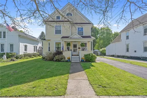 32 Morris St, Auburn, NY 13021