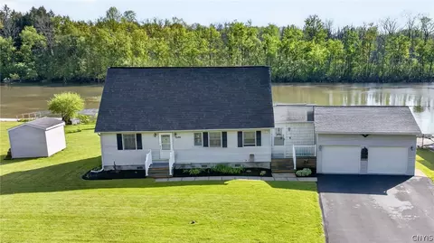 7690 Seneca Beach Dr, Van Buren, NY 13027