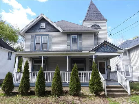 13 Wood St, Auburn, NY 13021