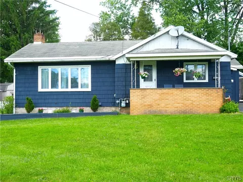 39 Young Ave, New York Mills, NY 13417