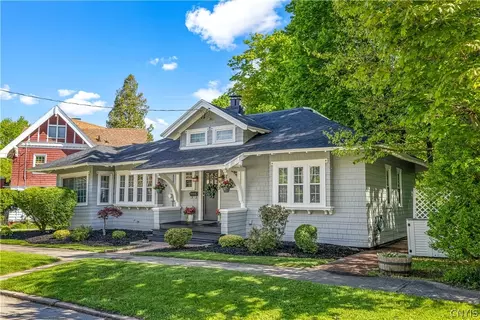 27 Beverly Pl, Utica, NY 13501