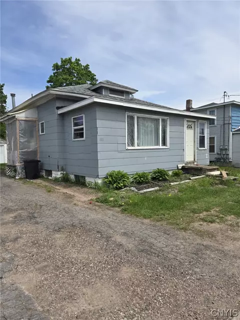 611 S 4th St, Fulton, NY 13069