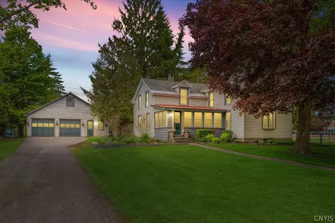 35 Burton St, Cazenovia, NY 13035