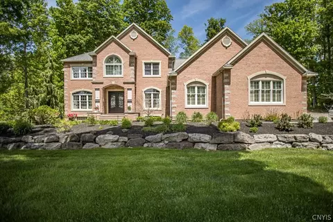 8267 Ashington Dr, Lysander, NY 13027