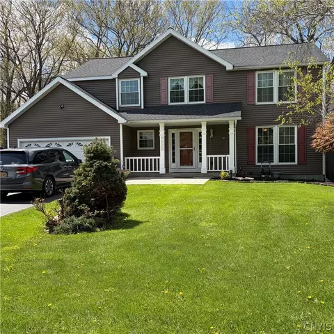 9525 Woodlawn Dr, Brewerton, NY 13029