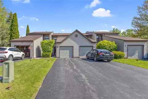 8474 Bubbling Springs Dr, Baldwinsville, NY 13027