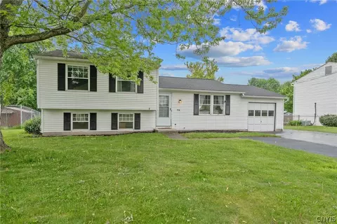 114 Saltwell Rd, Salina, NY 13090