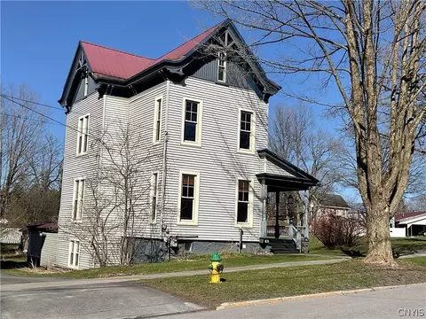 371 Putnam St, Waterville, NY 13480