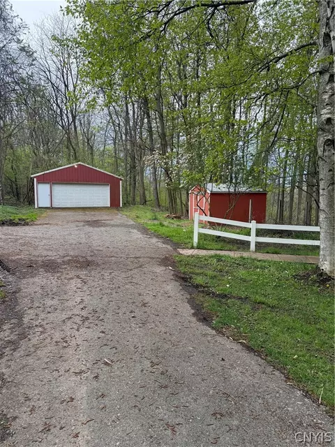 Exterior - 6435 Beech Rd, Sennett, NY 13021 photo 2 of 6