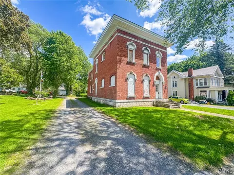 10 Nelson St, Auburn, NY 13021