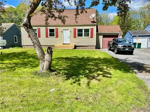 220 Roxann Ave, Syracuse, NY 13212