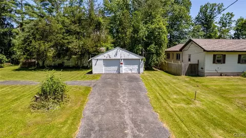 8196 Kneeskern Rd, Bridgeport, NY 13030