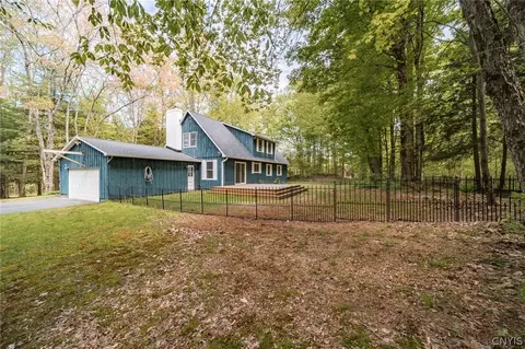 53 Pine Rdg, Central Square, NY 13036