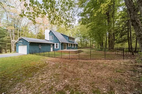 53 Pine Rdg, Central Square, NY 13036