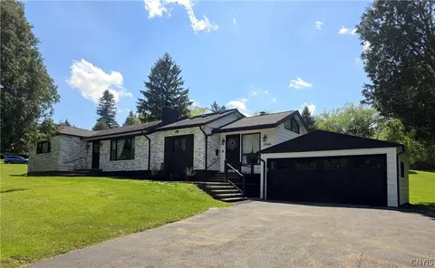 5046 Bradbury Dr, Onondaga, NY 13215