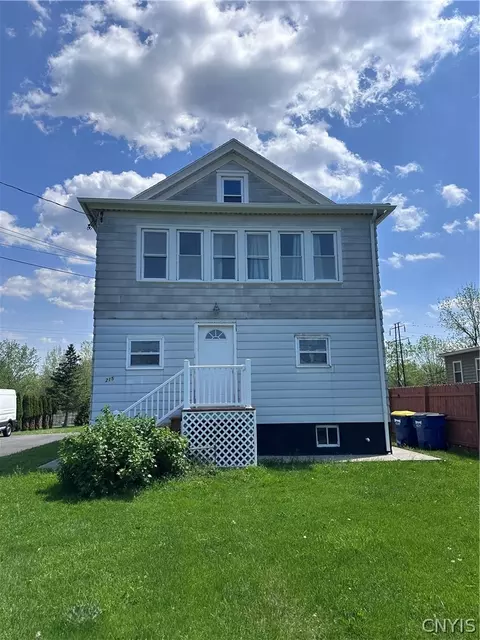 215 Horan Rd, Syracuse, NY 13209