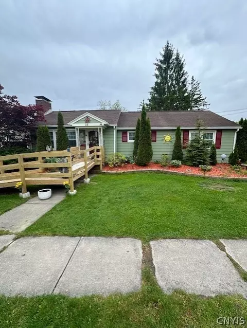 24 Camp St, Auburn, NY 13021