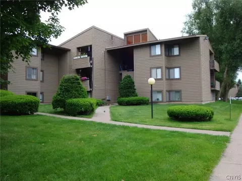145 Watertree Dr #145, East Syracuse, NY 13057