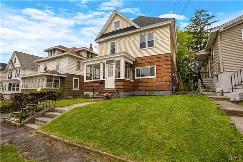 135 Ashdale Ave, Syracuse, NY 13206