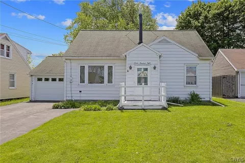 708 Orwood Pl, Salina, NY 13208