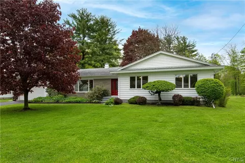 7 Knollwood Rd, New Hartford, NY 13413