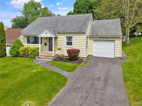 119 Fairwood Dr, Syracuse, NY 13219