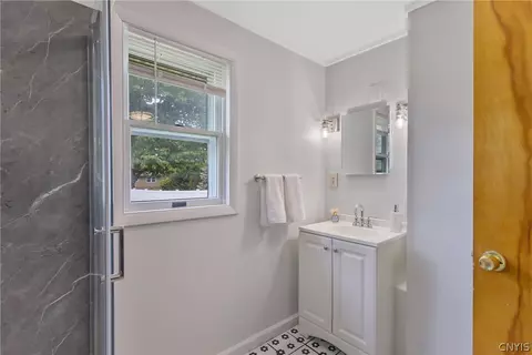 Bath - 7 Devon Pl, Camillus, NY 13031 photo 2 of 2