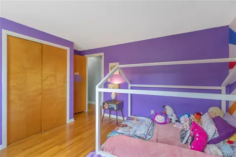 Bedroom - 7 Devon Pl, Camillus, NY 13031 photo 4 of 7