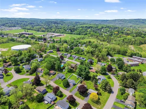 View/Area - 7 Devon Pl, Camillus, NY 13031 photo 2 of 3