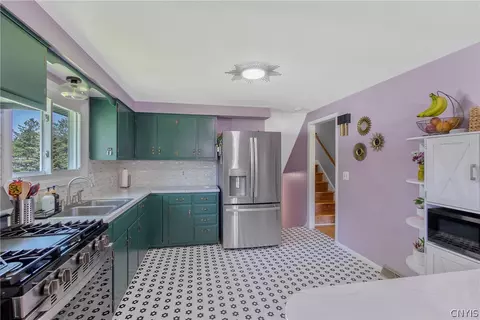 Kitchen - 7 Devon Pl, Camillus, NY 13031 photo 1 of 7