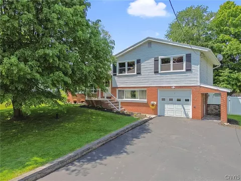 Exterior - 7 Devon Pl, Camillus, NY 13031 photo 7 of 7