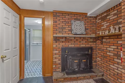 Entry Way - 7 Devon Pl, Camillus, NY 13031 photo 2 of 2