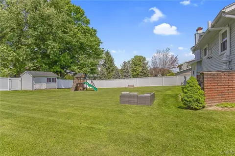 Exterior - 7 Devon Pl, Camillus, NY 13031 photo 5 of 7