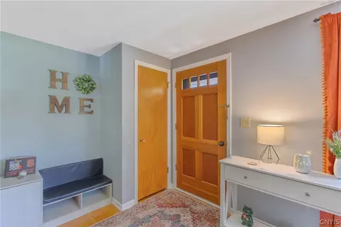 Entry Way - 7 Devon Pl, Camillus, NY 13031 photo 1 of 2
