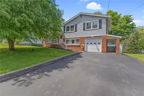 7 Devon Pl, Camillus, NY 13031