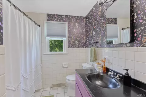 Bath - 7 Devon Pl, Camillus, NY 13031 photo 1 of 2