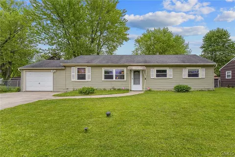 7844 Rinaldo Blvd W, Bridgeport, NY 13030