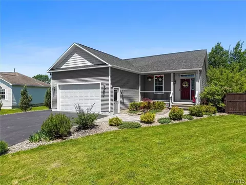 8684 Lavender Ln, Cicero, NY 13039