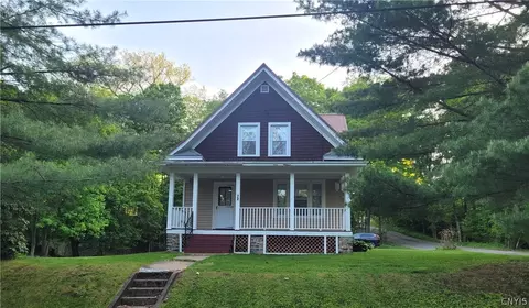 72 Van Buren St, Manheim, NY 13329