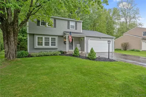 3201 Reston Dr, Lysander, NY 13027