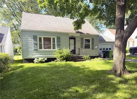 420 Richfield Blvd, Salina, NY 13211